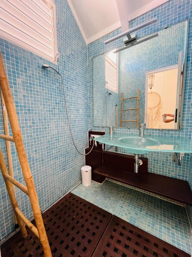 Blue Lagoon, Cottage Les Pieds Dans L Eau Terre-De-Haut Exterior foto